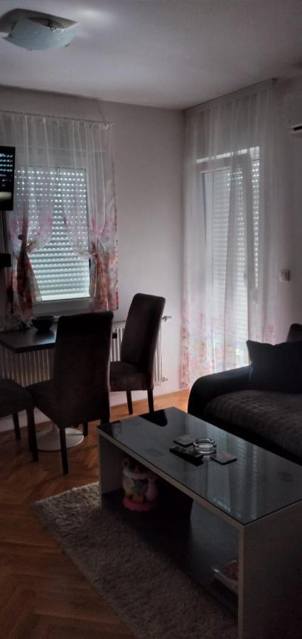 Apartamento Apartman Luna Valjevo Exterior foto