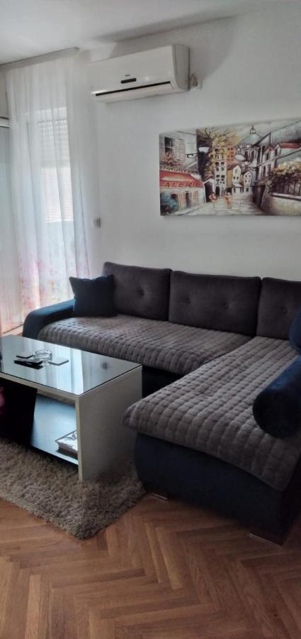 Apartamento Apartman Luna Valjevo Exterior foto