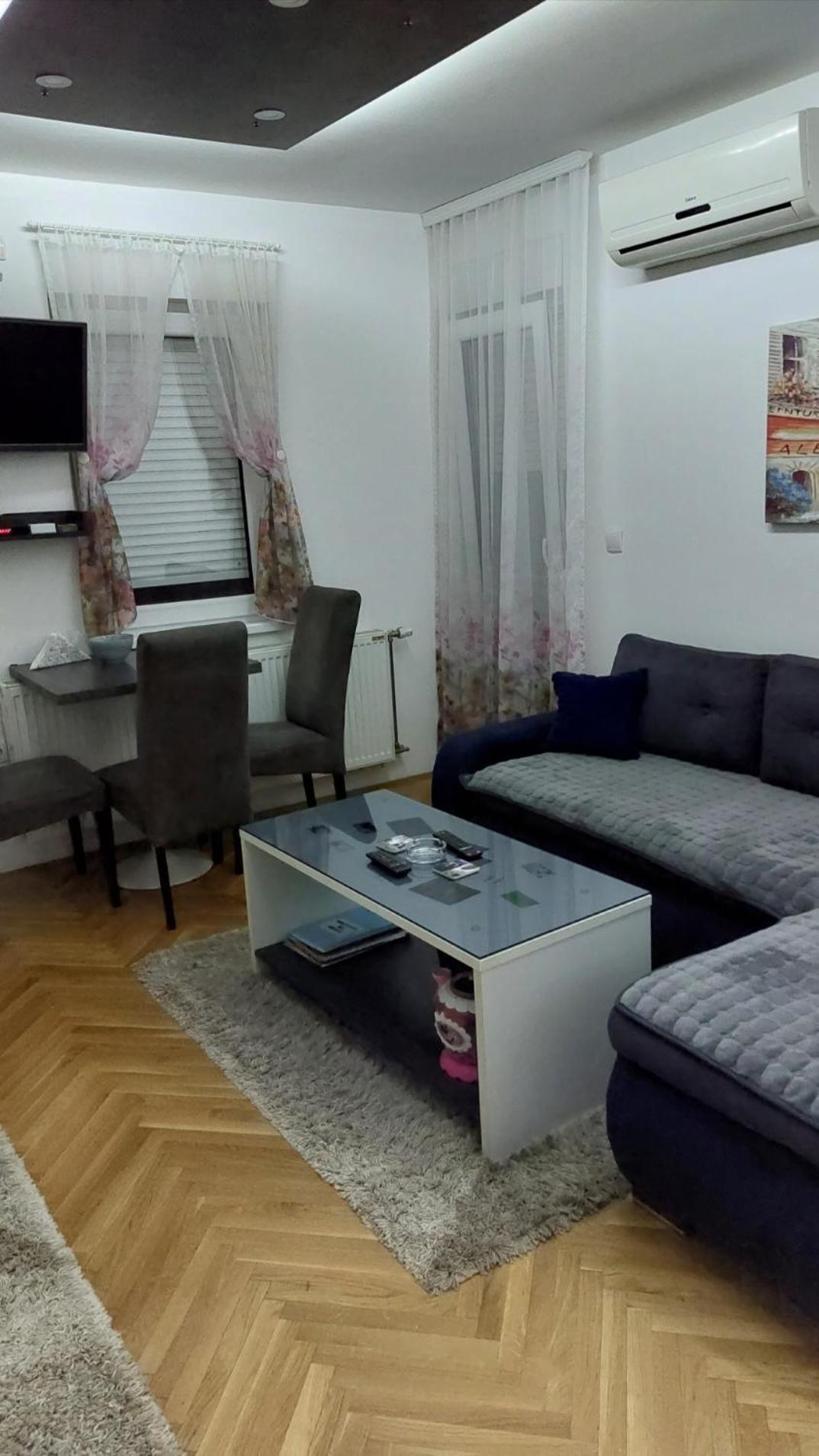 Apartamento Apartman Luna Valjevo Exterior foto